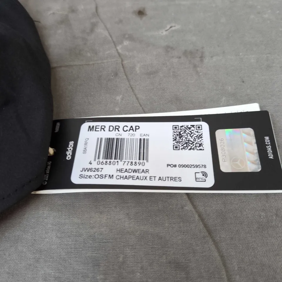 MERCEDES‑AMG PETRONAS FORMULA ONE TEAM CAP BY ADIDAS – BLACK, ONE SIZE (OSFM)