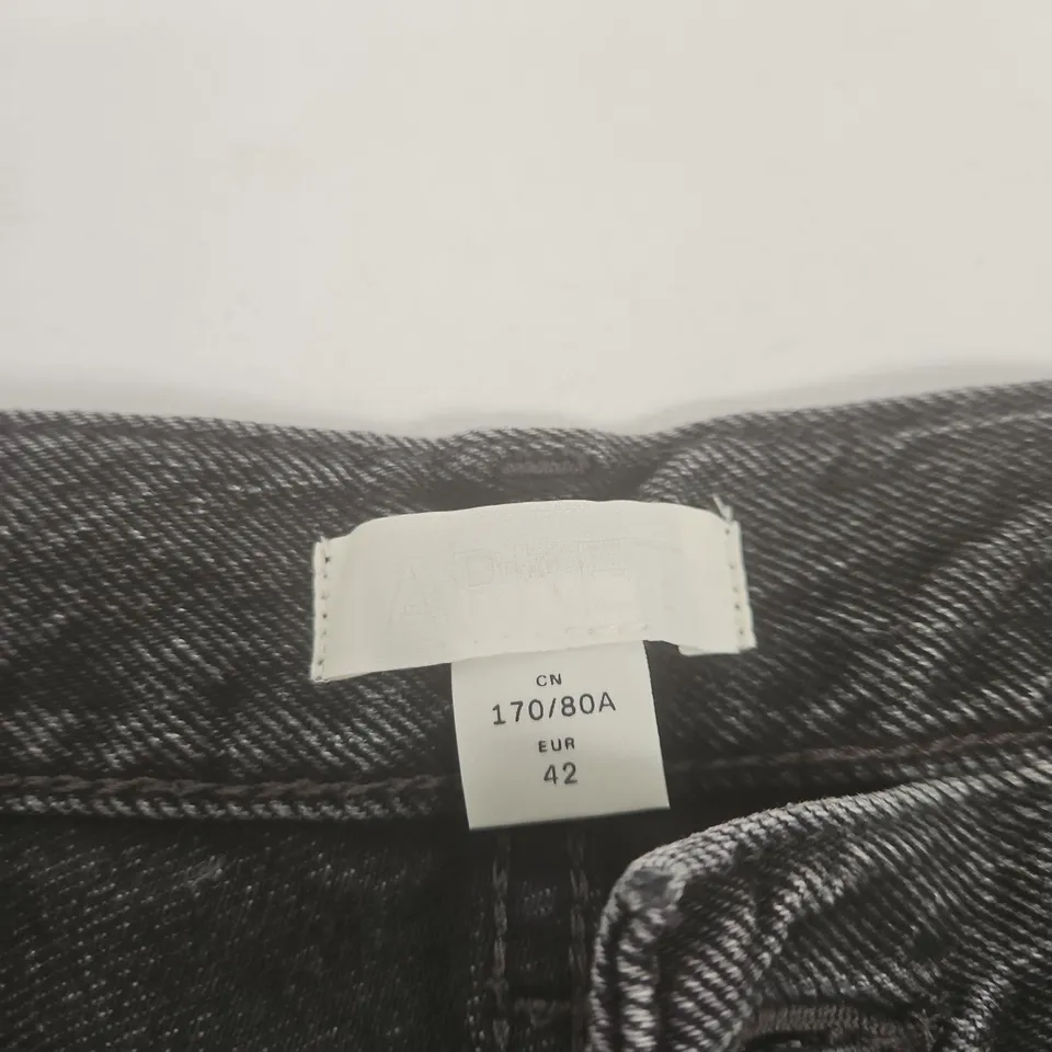 ARKET MEN'S DARK WASH DENIM JEANS, UK 32 (EU 42) 3/4 STYLE