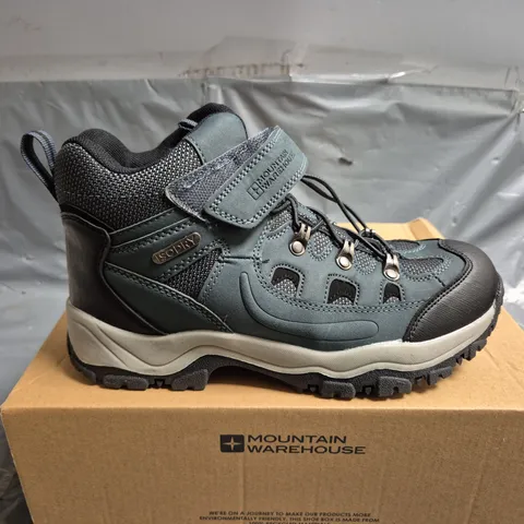 BOXED PAIR OF MOUNTAIN WAREHOUSE ADVENTURER WOMENS WATERPROOF ADAPTIVE WALKING BOOTS IN GREEN - UK 5 