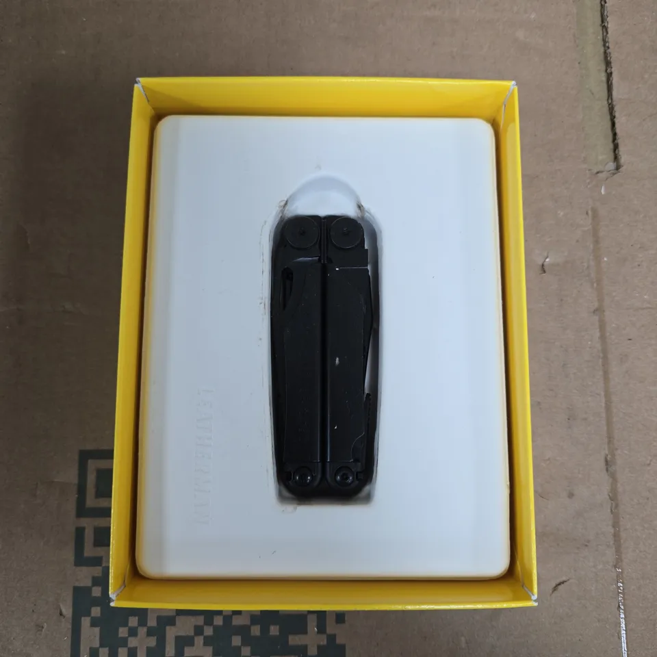 BOXED LEATHERMAN WAVE+ MULTI-TOOL - 18-IN-1 HEAVY-DUTY STAINLESS STEEL TOOL