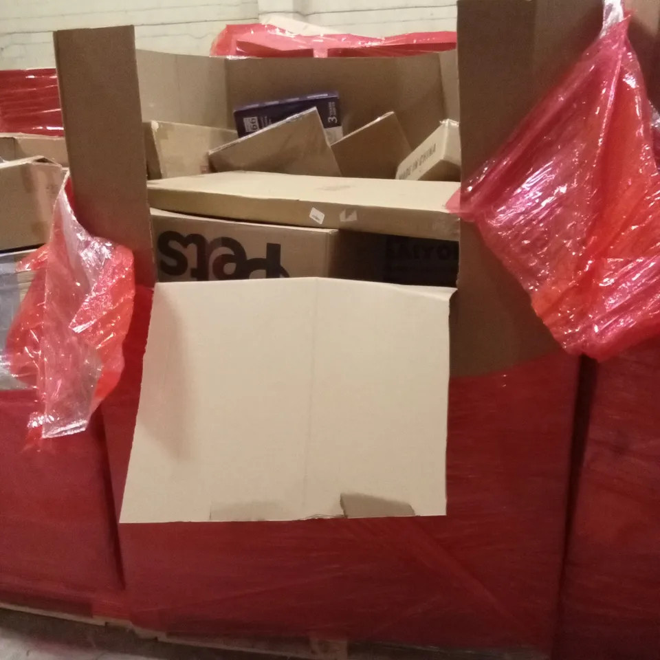 PALLET OF ASSORTED HOUSEHOLD GOODS AND PRODUCTS TO INCLUDE; BALLOON PARTY ARCH, TOP DESK RISER, FISH TANK, PUZZLE BOARD ETC