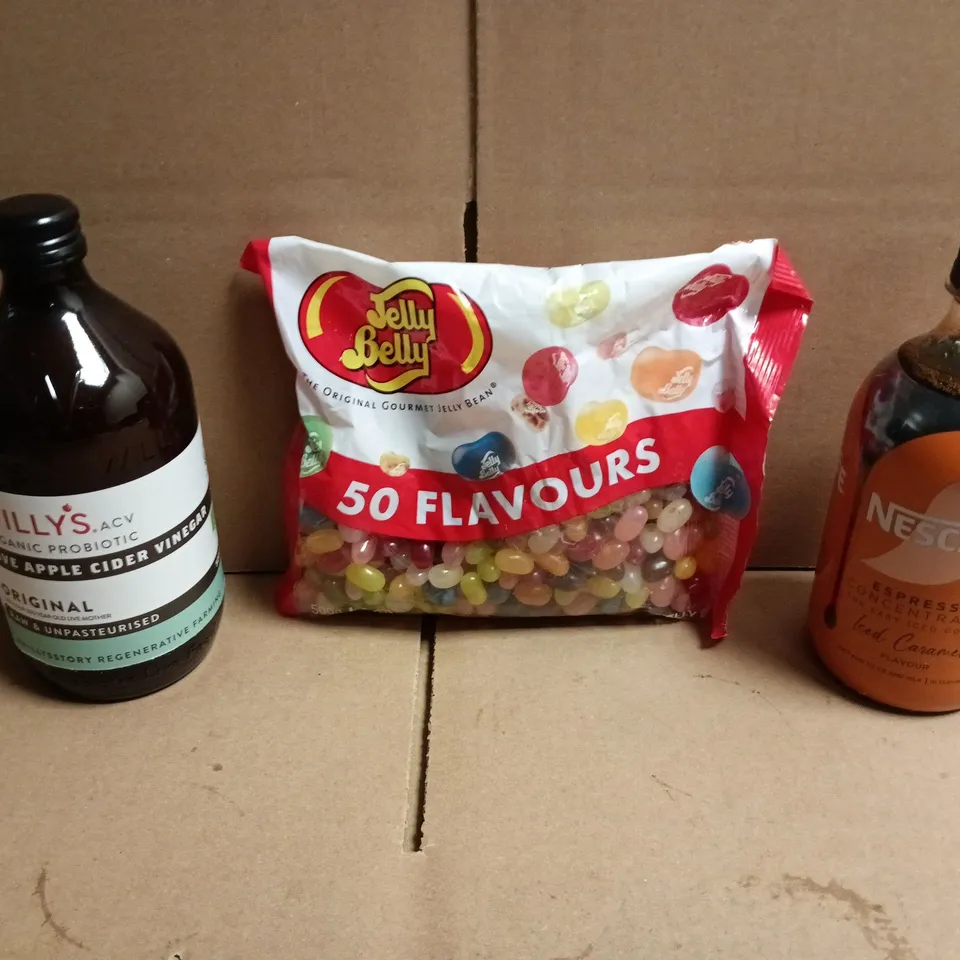 APPROXIMATELY 12 ASSORTED FOOD AND DRINKS ITEMS TO INCLUDE - NESCAFE ESPRESSO COLD CONENTRATE CARAMEL FLAVOUR, BAG OF JELLY BELLY BEANS, LIVE APPLE CIDER VINEGAR ETC 