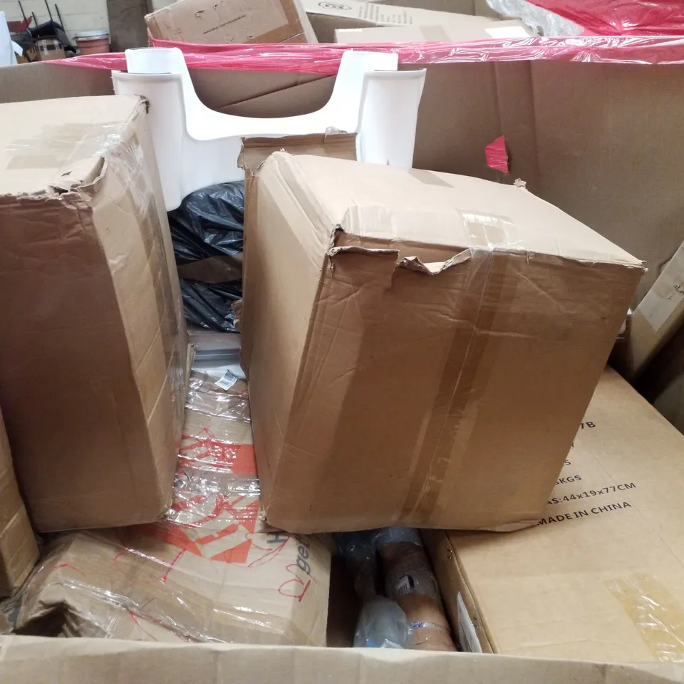 PALLET CONTAINING ASSORTED PRODUCTS INCLUDING MULTIFUNCTIONAL LAPTOP DESK, CAT LITTER BOX, TOILET SEAT & DAY AND NIGHT ROLLER BLINDS