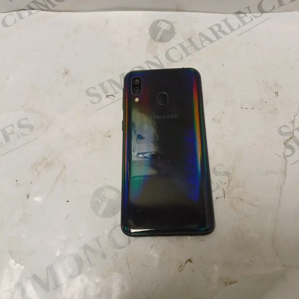 BOXED SAMSUNG GALAXY A40 SMARTPHONE 