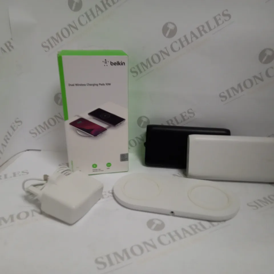 LOT OF 3 BELKIN POWER BANKS & CHARGING PAD RRP £124