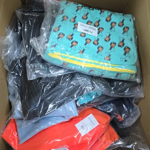 LARGE BOX OF APPROX 20 ASSORTED CLOTHING ITEMS