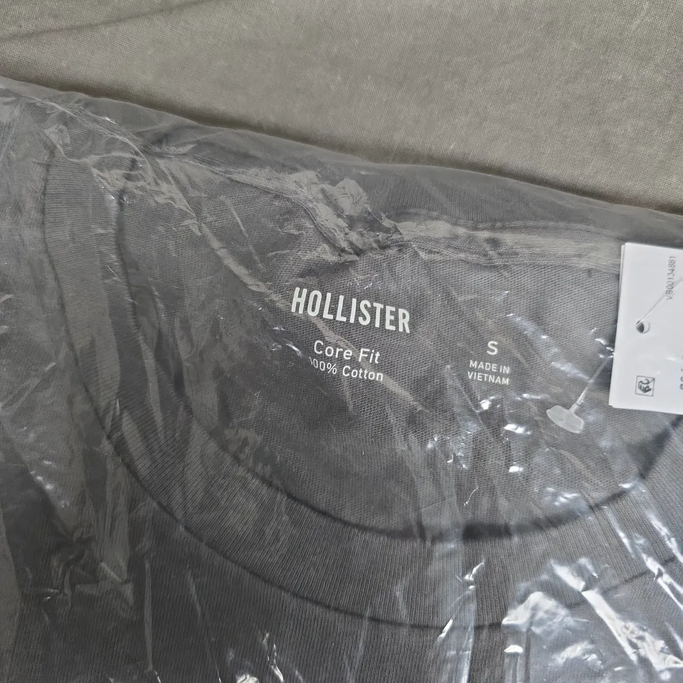 BAGGED HOLLISTER CORE FIT ICON CREW T-SHIRT – SIZE S – 100% COTTON IN GREY