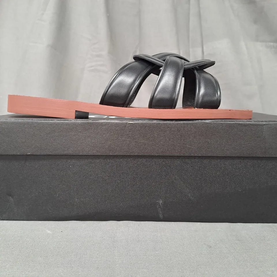 BOXED PAIR OF COACH OPEN TOE FLAT SANDALS IN BLACK EU SIZE 40