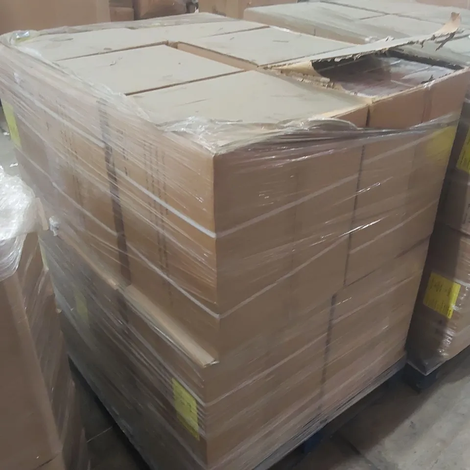 PALLET CONTAINING A VERY LARGE QUANTITY OF MEDICAL FACE MASKS