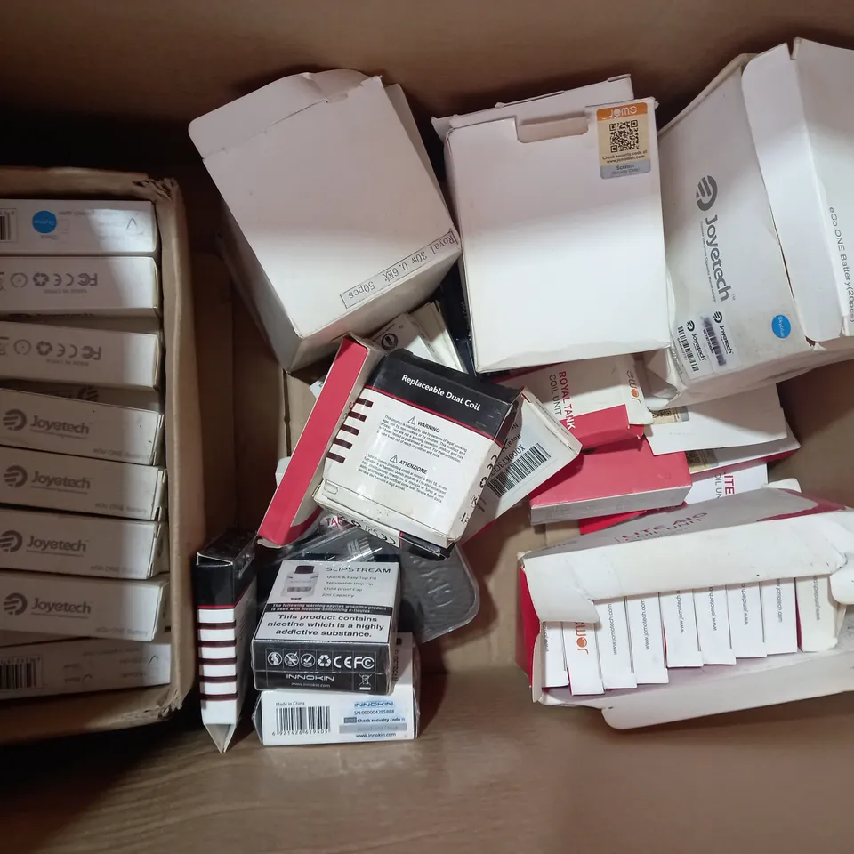 BOX OF APPROXIMATELY 20 ASSORTED E-CIGARETTE ITEMS TO INCLUDE JOYTECH EGO ONE BATTERY, JOMS TECH LITE AIO COIL UNIT, CVS MINI, ETC