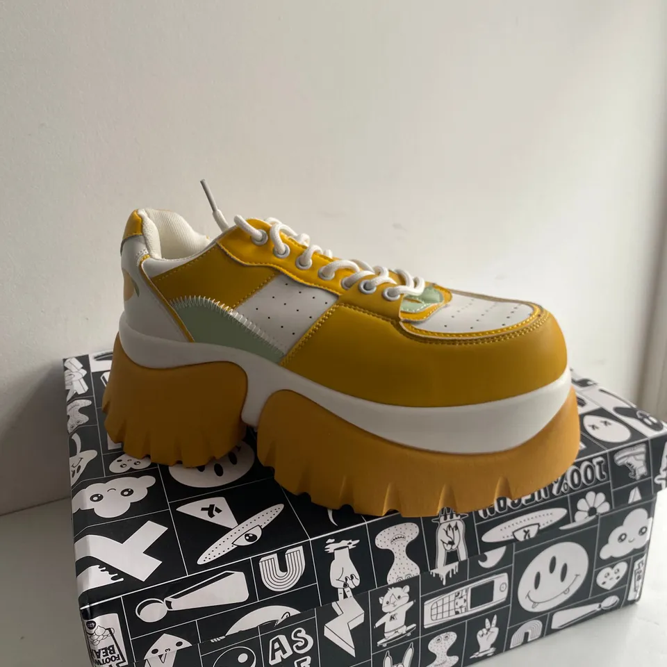 BOXED PAIR OF KOI KIM JUICE GREEN TRAINERS SIZE 6