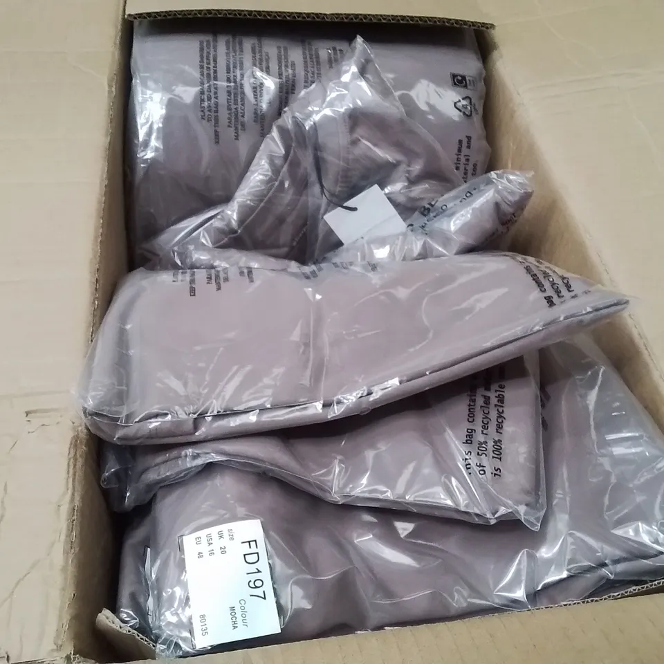 BOXED BRAND NEW APPROXIMATELY 28 SIMPLY BE ACTIVE TOP MOCHA SIZE 20