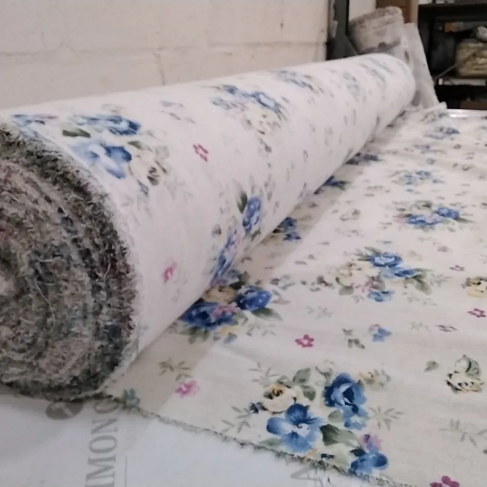 ROLL OF FLORAL LINEN 