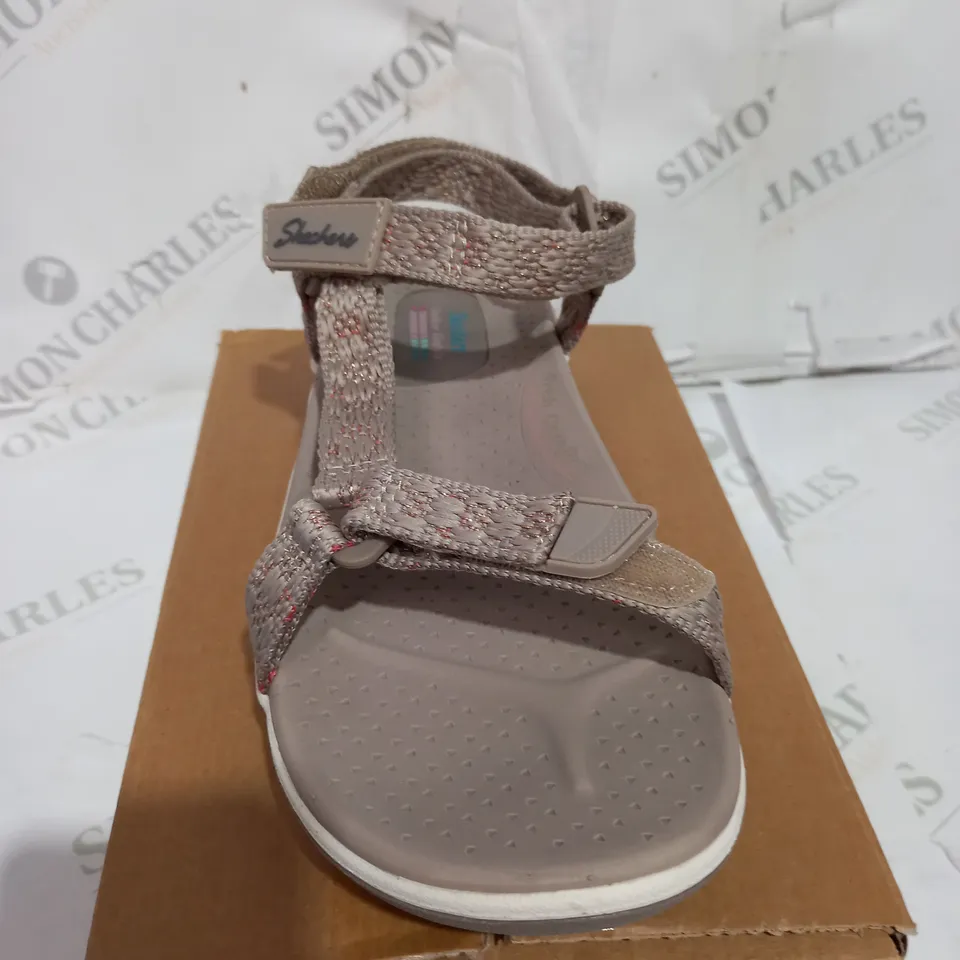 PAIR OF SKECHERS RAGGAE SANDALS IN TAUPE - SIZE UK 6