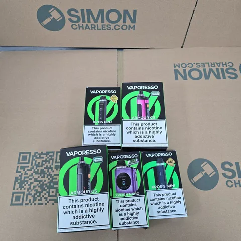 BOX OF APPROXIMATELY 30 ASSORTED E-CIGARETTES AND ACCOMPANIMENTS TO INCLUDE: VARIOUS VOOPOO ITEMS 