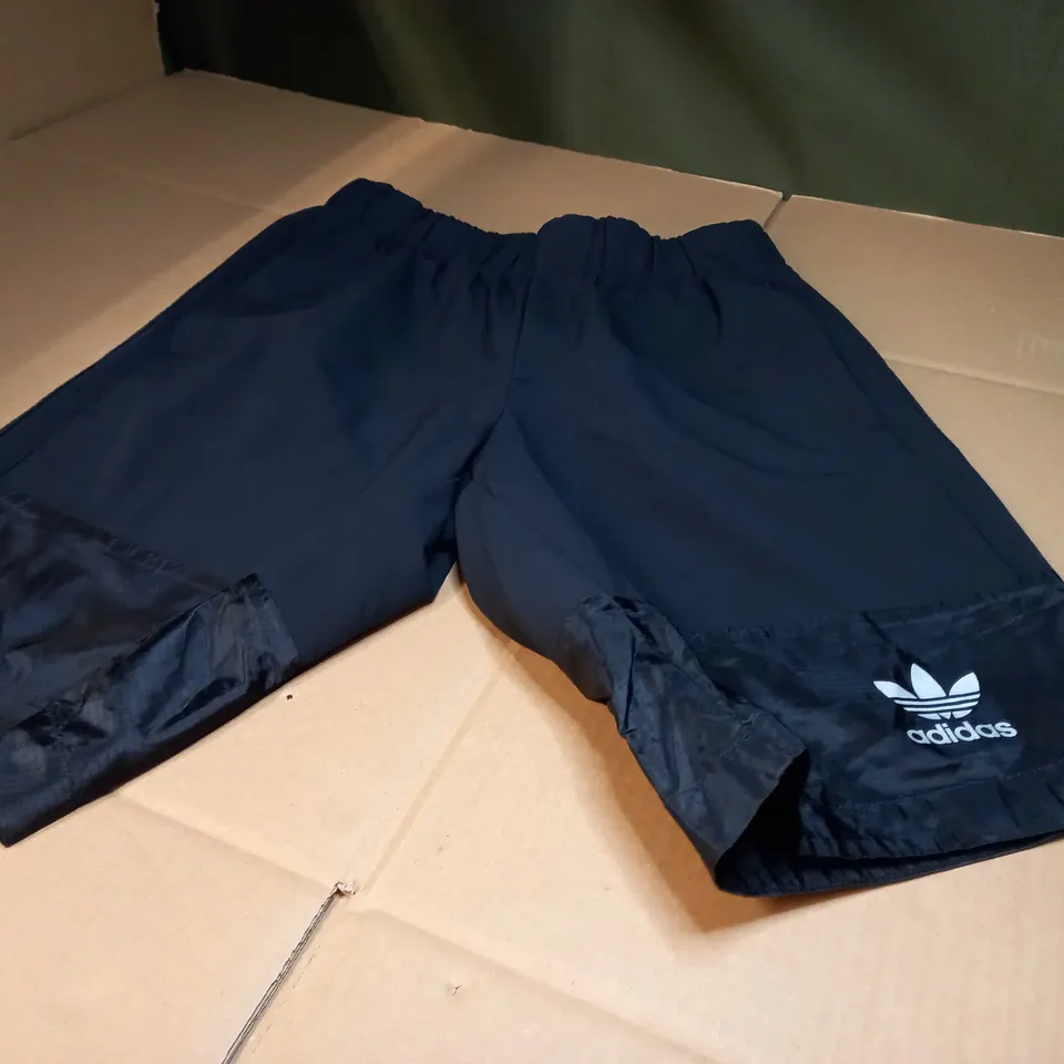 ADIDAS BLACK/LOGO FITNESS SHORTS - SMALL