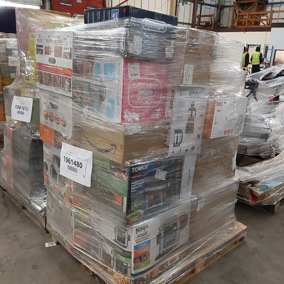 PALLET OF APPROXIMATELY 33 UNPROCESSED RAW RETURN HOUSEHOLD AND ELECTRICAL GOODS TO INCLUDE;
