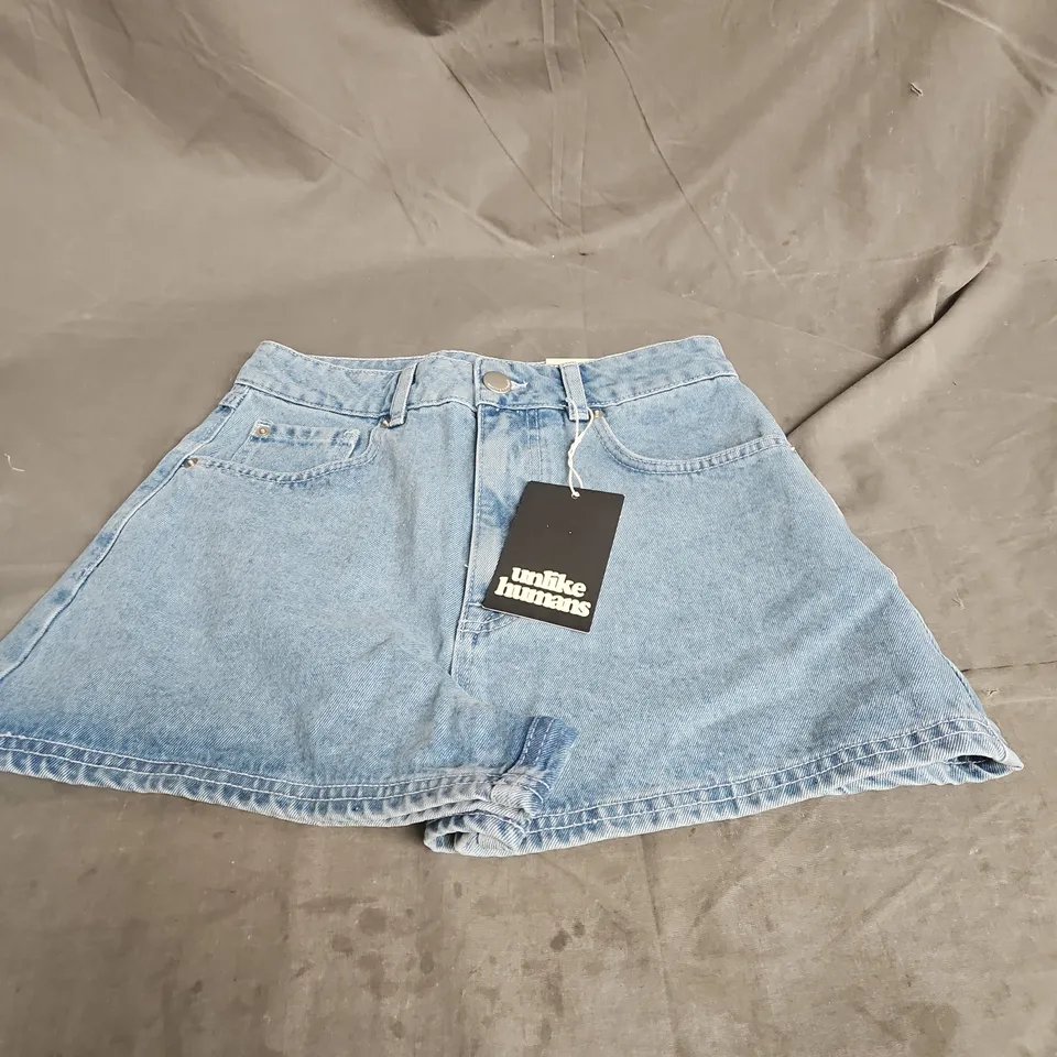 UNLIKE HUMANS SUNLIKE MOM SHORTS IN LIGHT DENIM SIZE 8