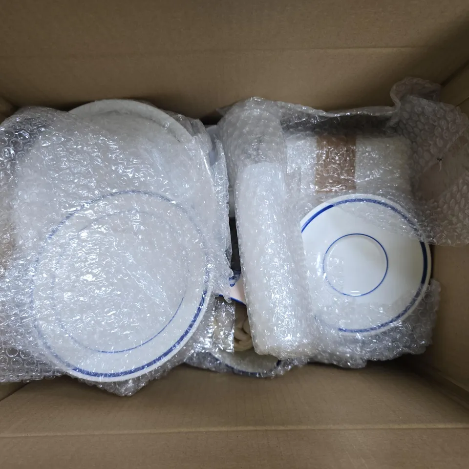 LOT OF APPROXIMATELY 20 ASSORTED POTTERY AND GLASS ITEMS TO INCLUDE PLATES, A BOWL AND A MUGS