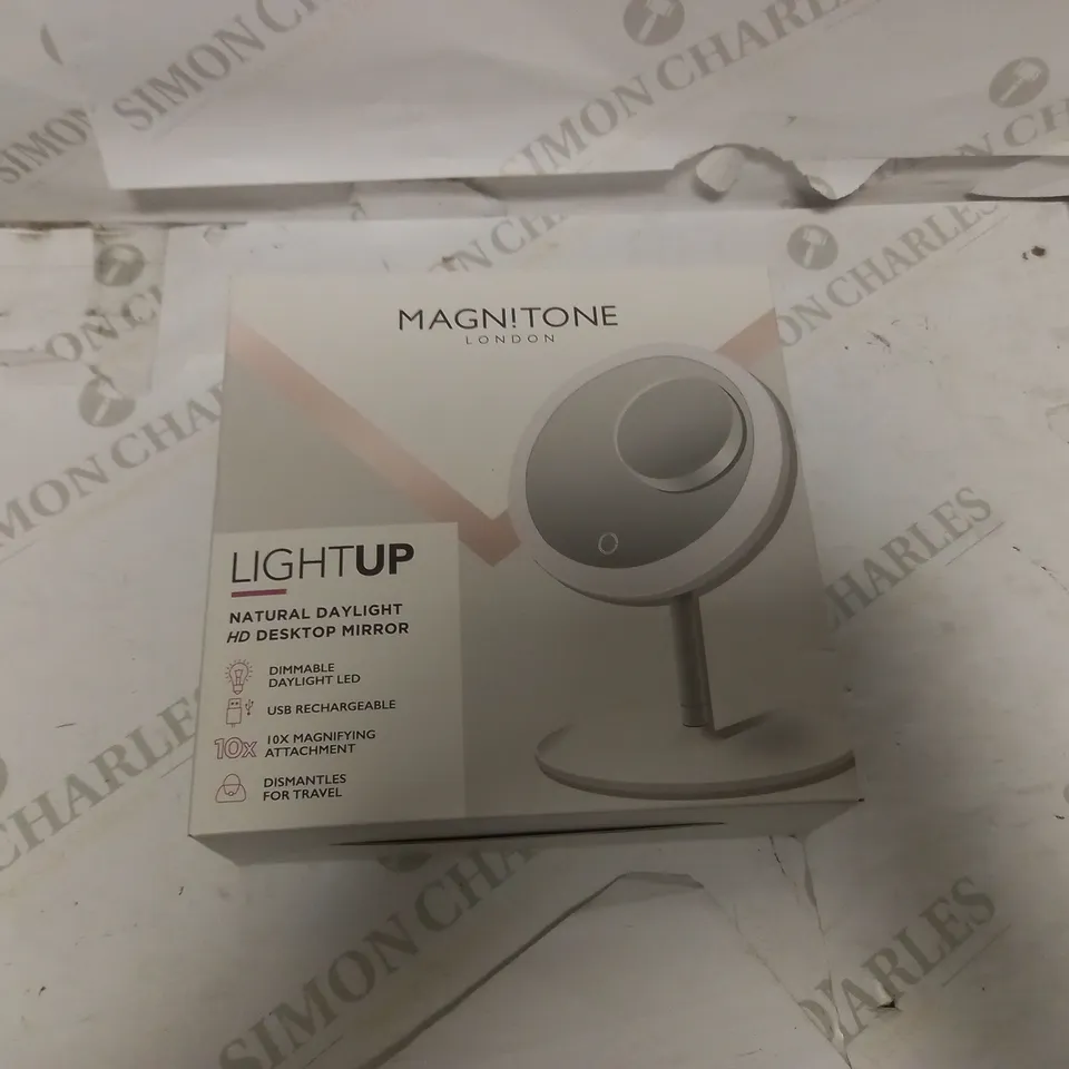 MAGNITONE LONDON LIGHT UP NATURAL DAYLIGHT HD DESKTOP MIRROR 