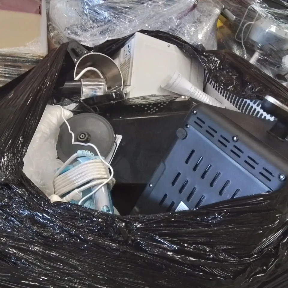 PALLET CONTAINING A LARGE QUANTITY OF ELECTRICAL PRODUCTS TO INCLUDE;KETTLE,TOASTER,MICROWAVE