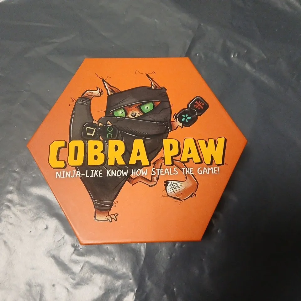 COBRA PAW – NINJA DICE GAME (HEXAGONAL BOX)