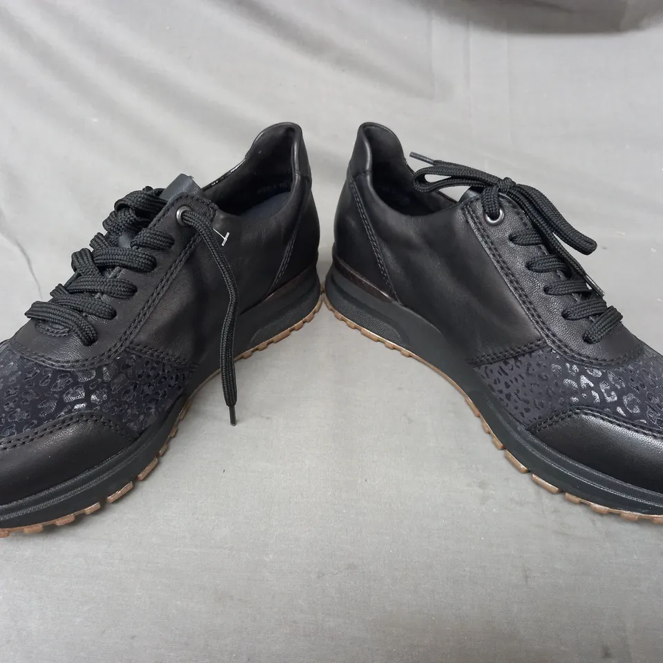 BOXED PAIR OF RIEKER TRAINERS IN BLACK SIZE 6.5