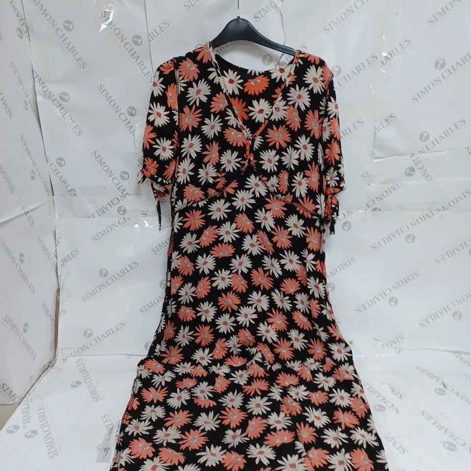 12 FINERY DETAILED DRESSES IN VARIOUS STYLES 