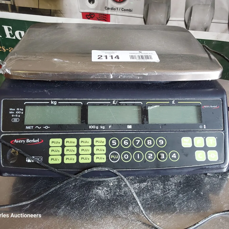 AVERY BERKEL DIGITAL SCALES WITH CUSTOMER DISPLAY