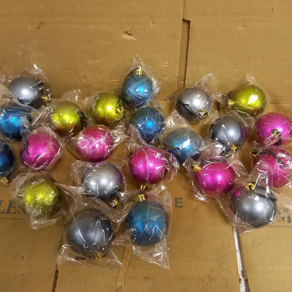 BOX OF APPROX 20 CHRISTMAS DECORATIVE BAUBELS - ASSORTED COLOURS 