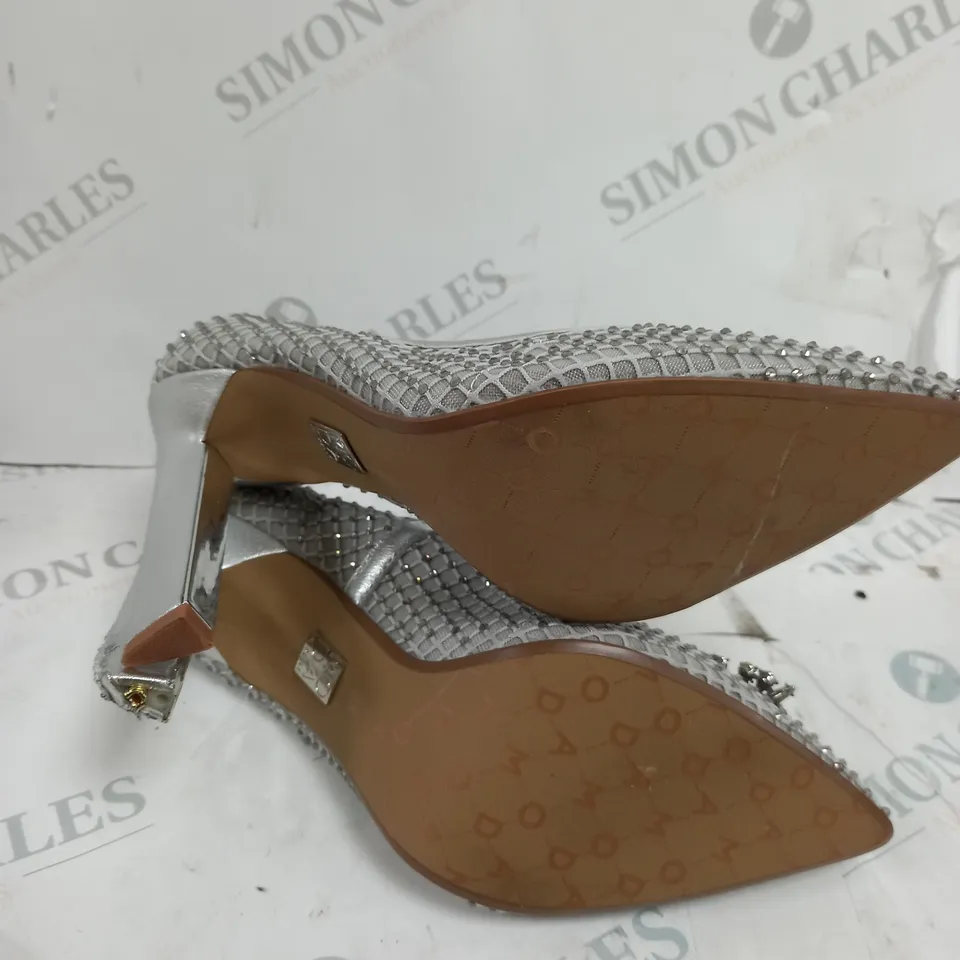 MODA IN PELLE KYLIEE COURT SILVER SIZE 5