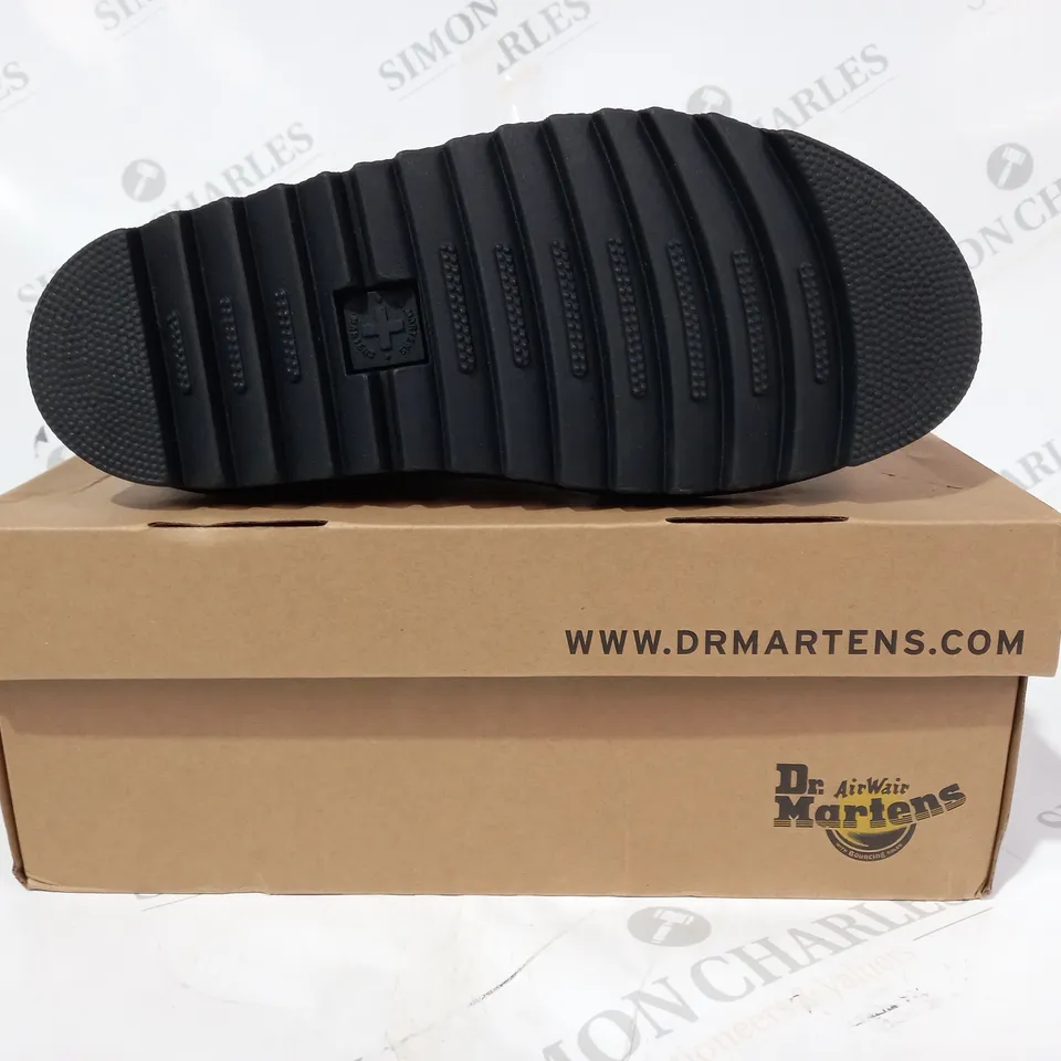 BOXED PAIR OF DR MARTENS BLAIRE OPEN TOE SANDALS IN BLACK UK SIZE 6 