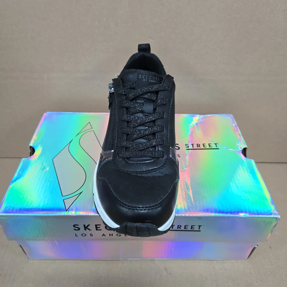 SKECHERS UNO TRAINERS BLACK SIZE 3