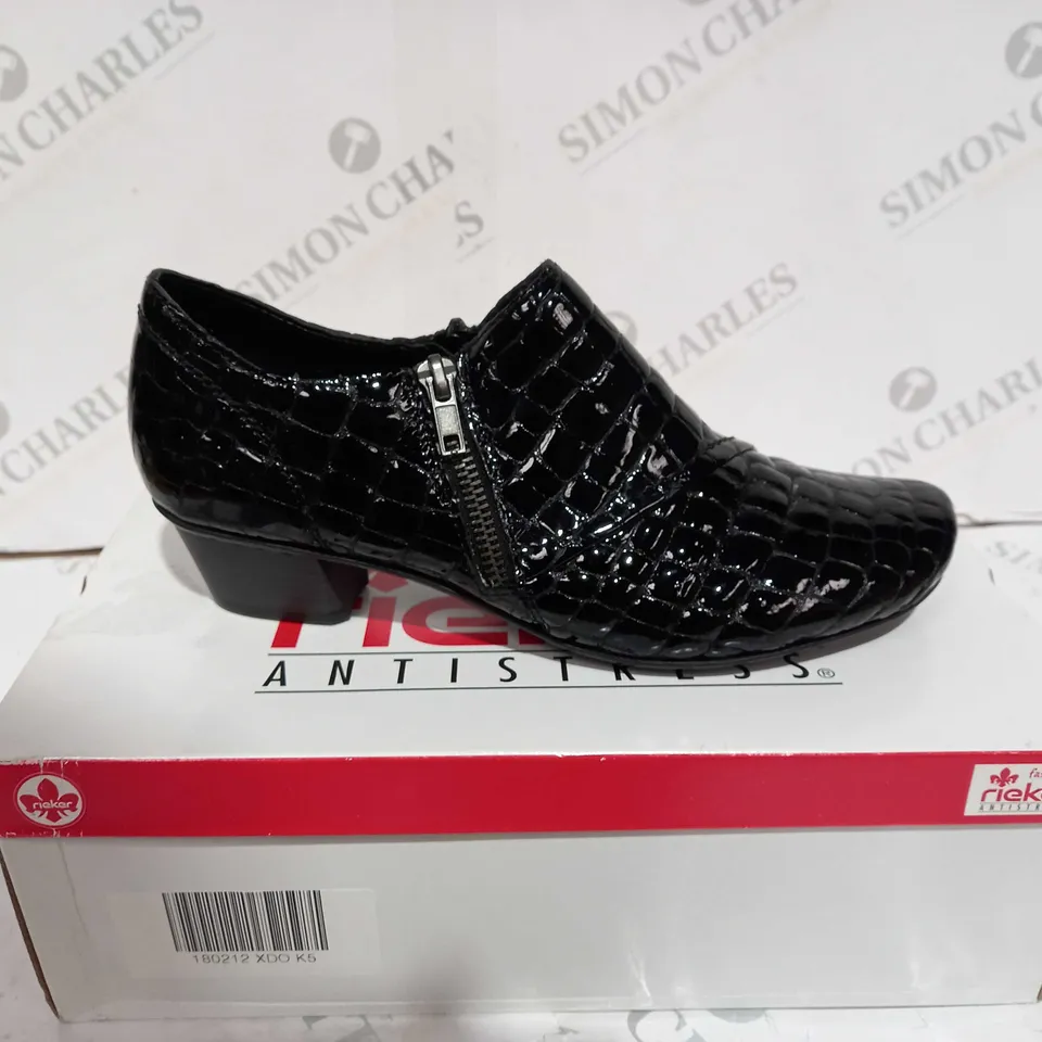 BOXED PAIR RIEKER SHOE BOOTS IN BLACK PATENT CROCODILE SKIN-EFFECT, UK SIZE 5