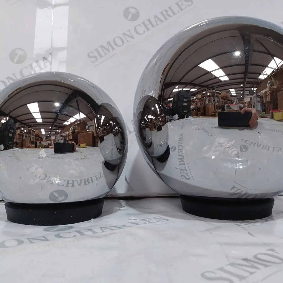 BOXED KELLY HOPPEN SET OF 2 INDOOR OUTDOOR PRELIT GLASS DECOR - REFLECTIVE ORBS