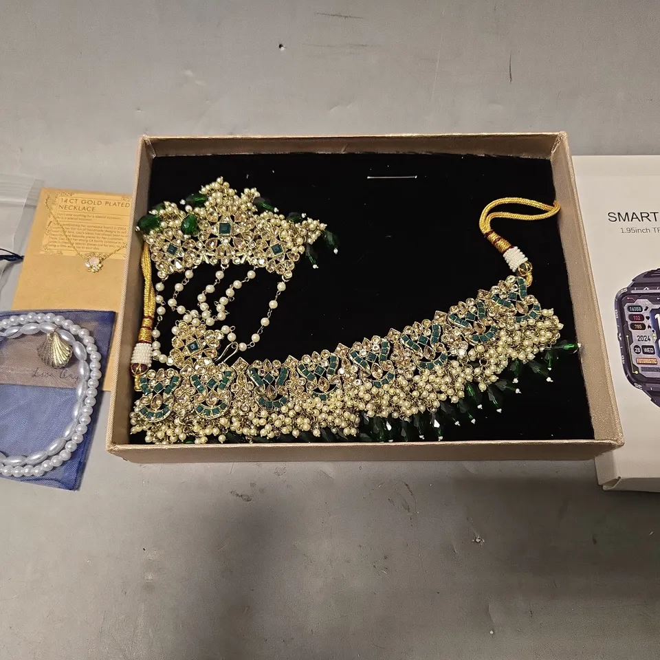 APPROXIMATELY 15 ASSORTED JEWELLERY ITEMS TO INCLUDE - NECKLACE , SMART WATCH ETC