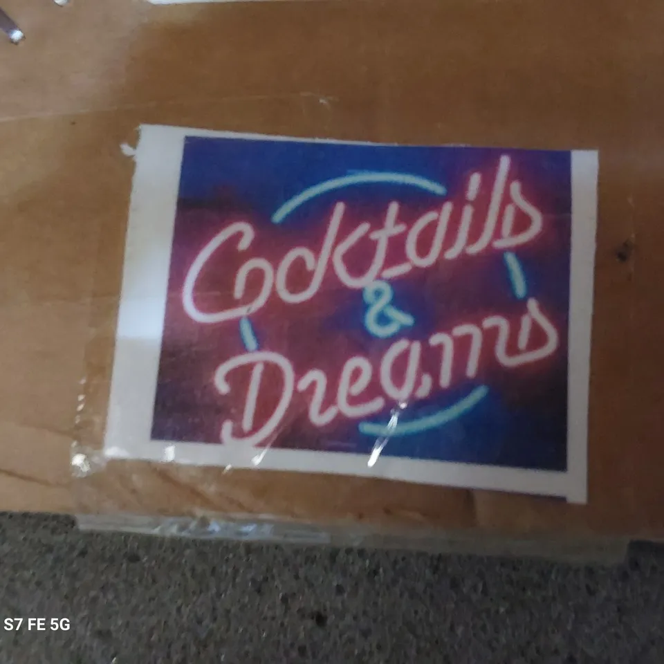 COCKTAILS & DREAMS NEON SIGN