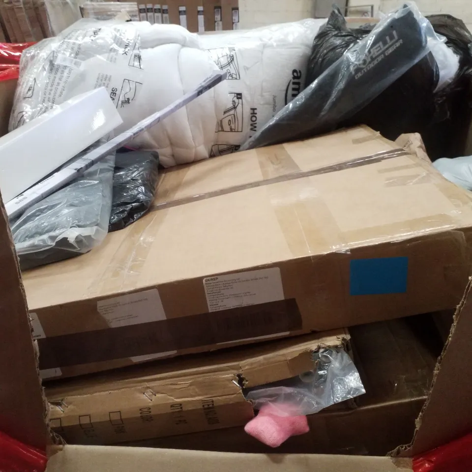 PALLET CONTAINING ASSORTED PRODUCTS INCLUDING TOILET SEAT, BABY DOLL, SINGLE MOTOR FORCE DRYER & WOODEN TRIPOD EASEL