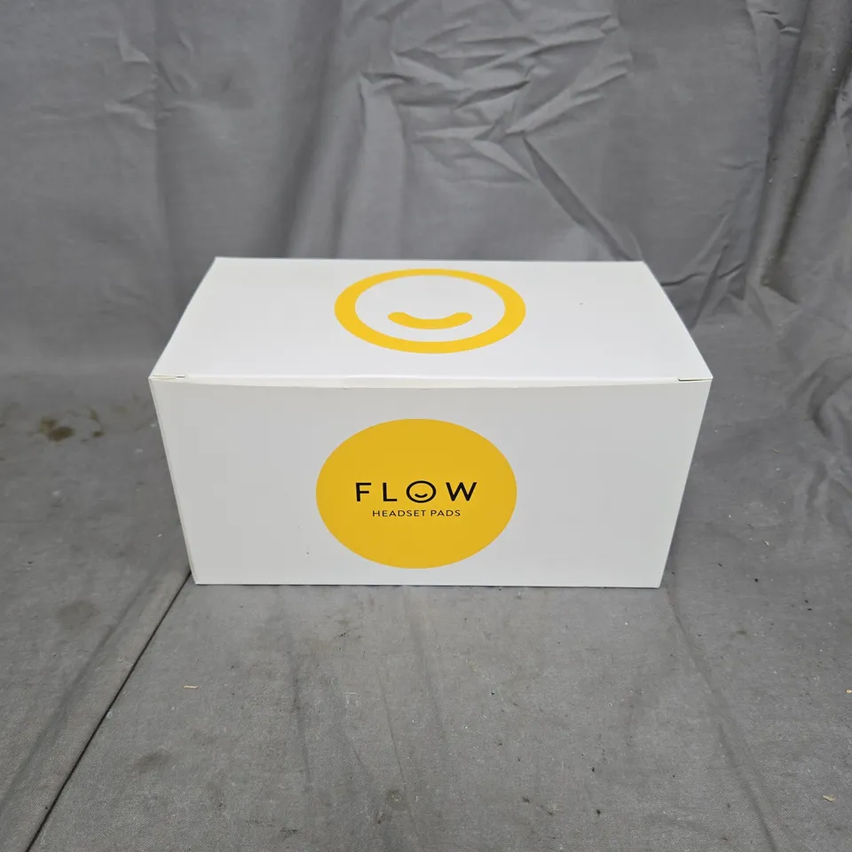 APPROXIMATELY 18 FLOW HEADSET PADS BOXED