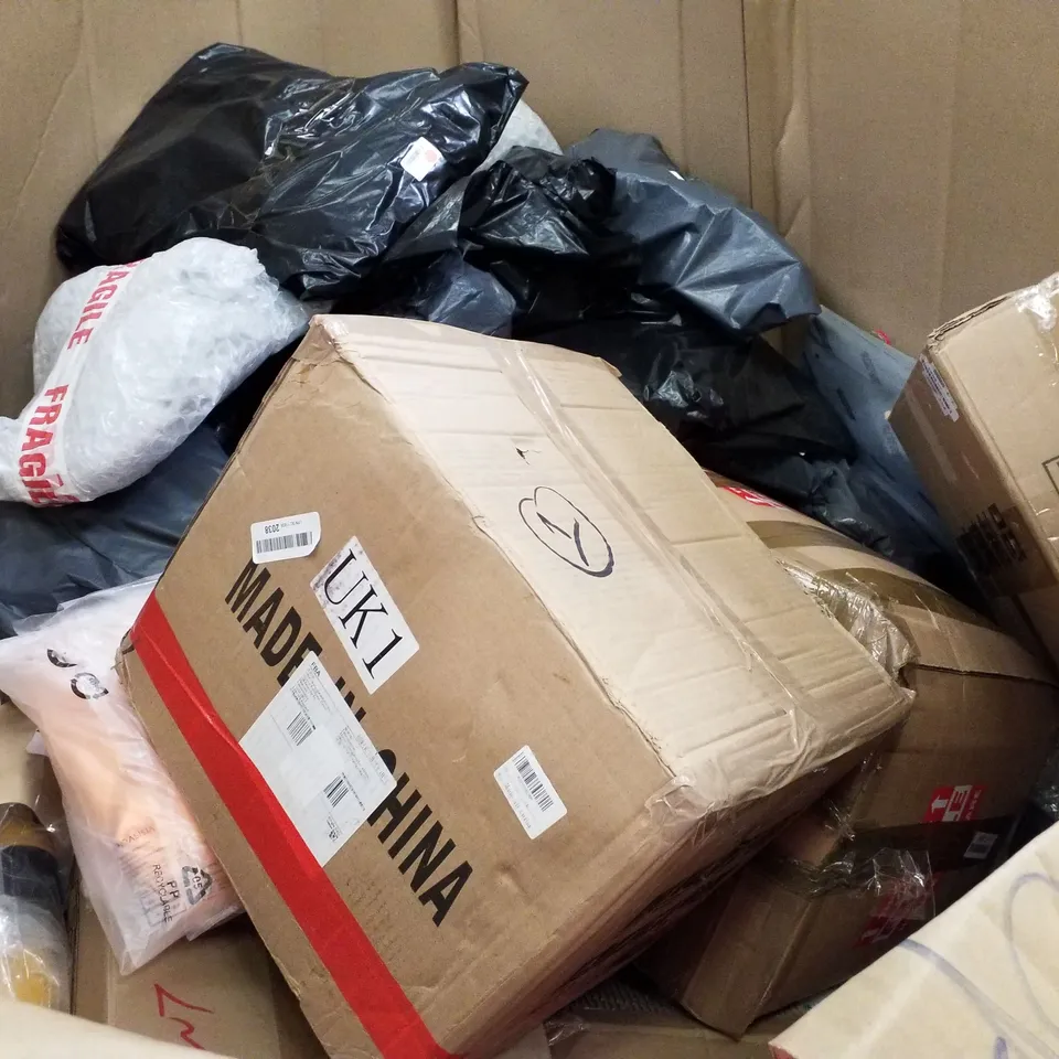 PALLET OF ASSORTED PRODUCTS INCLUDING OIL FILLED RADIATOR, LAPTOP BACKPACK, PARASOL BASE, COUNTERTOP ORGANIZER