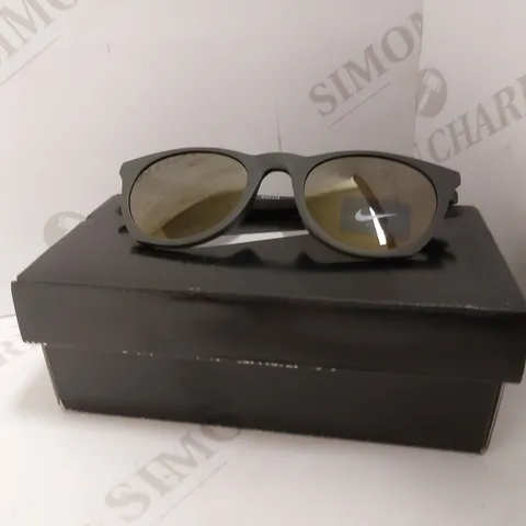 BOXED NIKE HORIZAN ESSENTIAL SUNGLASSES