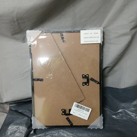 PACK OF 3 X BLACK PHOTO FRAMES, APPOXIMATELY 30CM X 20CM