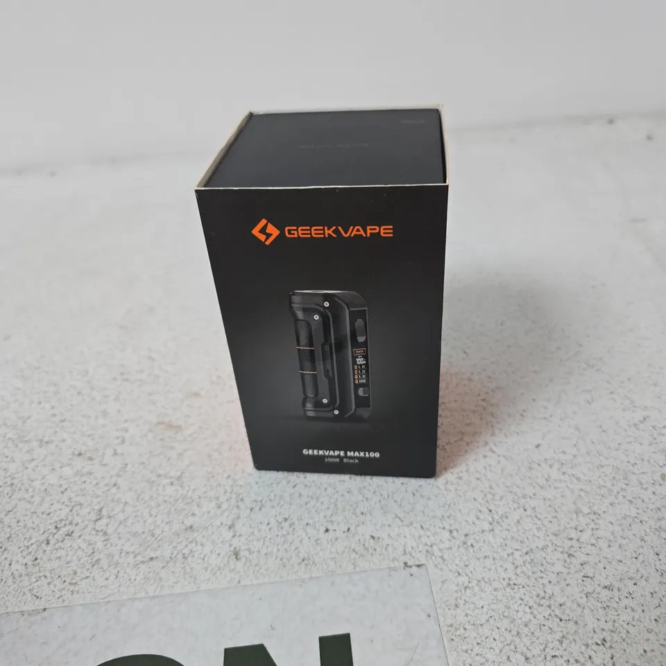 BOX OF APPROXIMATELY 20 ASSORTED GEEK VAPE E CIG ITEMS 