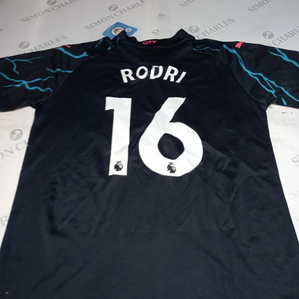 MANCHESTER CITY FC 3RD KIT WITH RODRI 16 SIZE 28