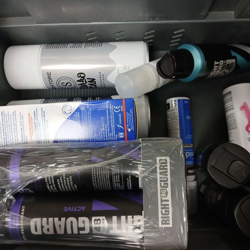 APPROXIMATELY 15 ASSORTED AEROSOLS TO INCLUDE KIRKLAND MINOXIDIL, STERIMAR CONGESTION RELIEF, REHAB DRY SHAMPOO, ETC - COLLECTION ONLY