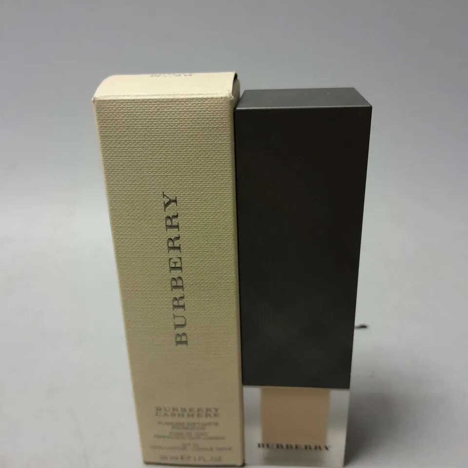 BURBERRY CASHMERE NO. 20 OCHRE FOUNDATION 30ML 