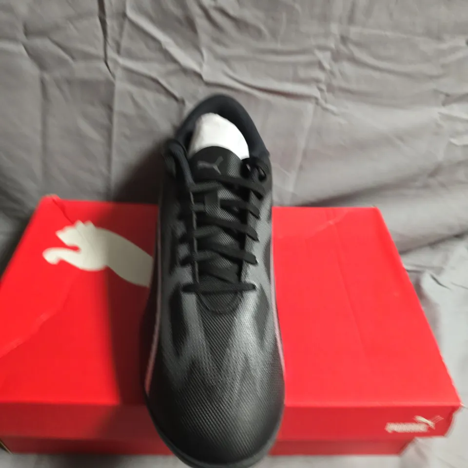 BOXED PAIR OF PUMA ULTRA PLAY TT TRAINERS - UK SIZE 10