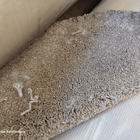 ROLL OF QUALITY FIRST IMPRESSIONS NEAT & TIDY CARPET APPROXIMATELY 4M Γ 2.2M