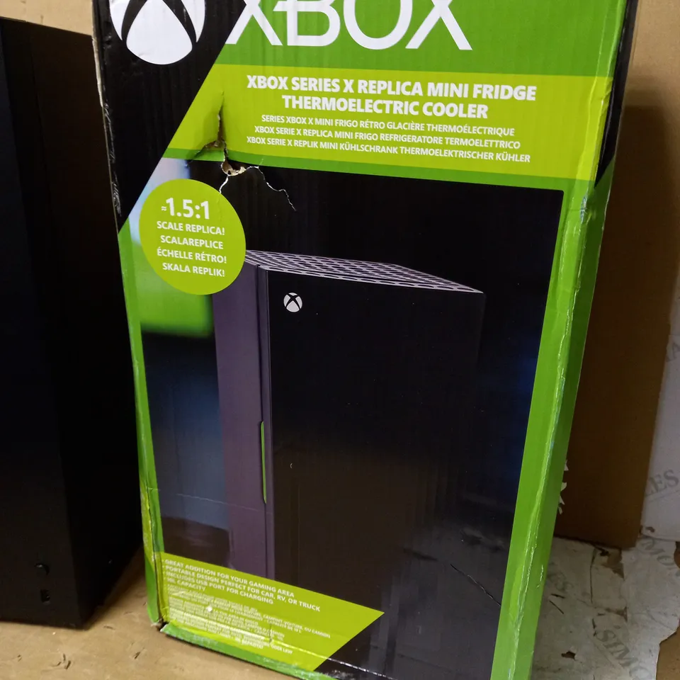 XBOX SERIES X REPLICA MINI FRIDGE THERMOELECTRIC COOLER 1.5:1