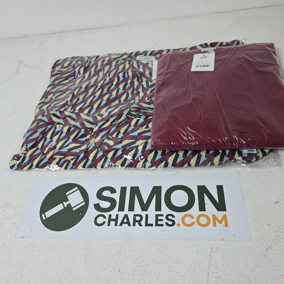 APPROXIMATELY 40 ASSORTED TAMSY CLOTHING ITEMS IN VARIOUS & STYLES